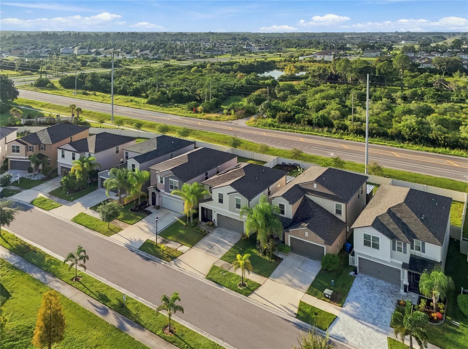 Single Family Residence at 5111 WHITE CHICORY DR, APOLLO BEACH, photo 3 of 52