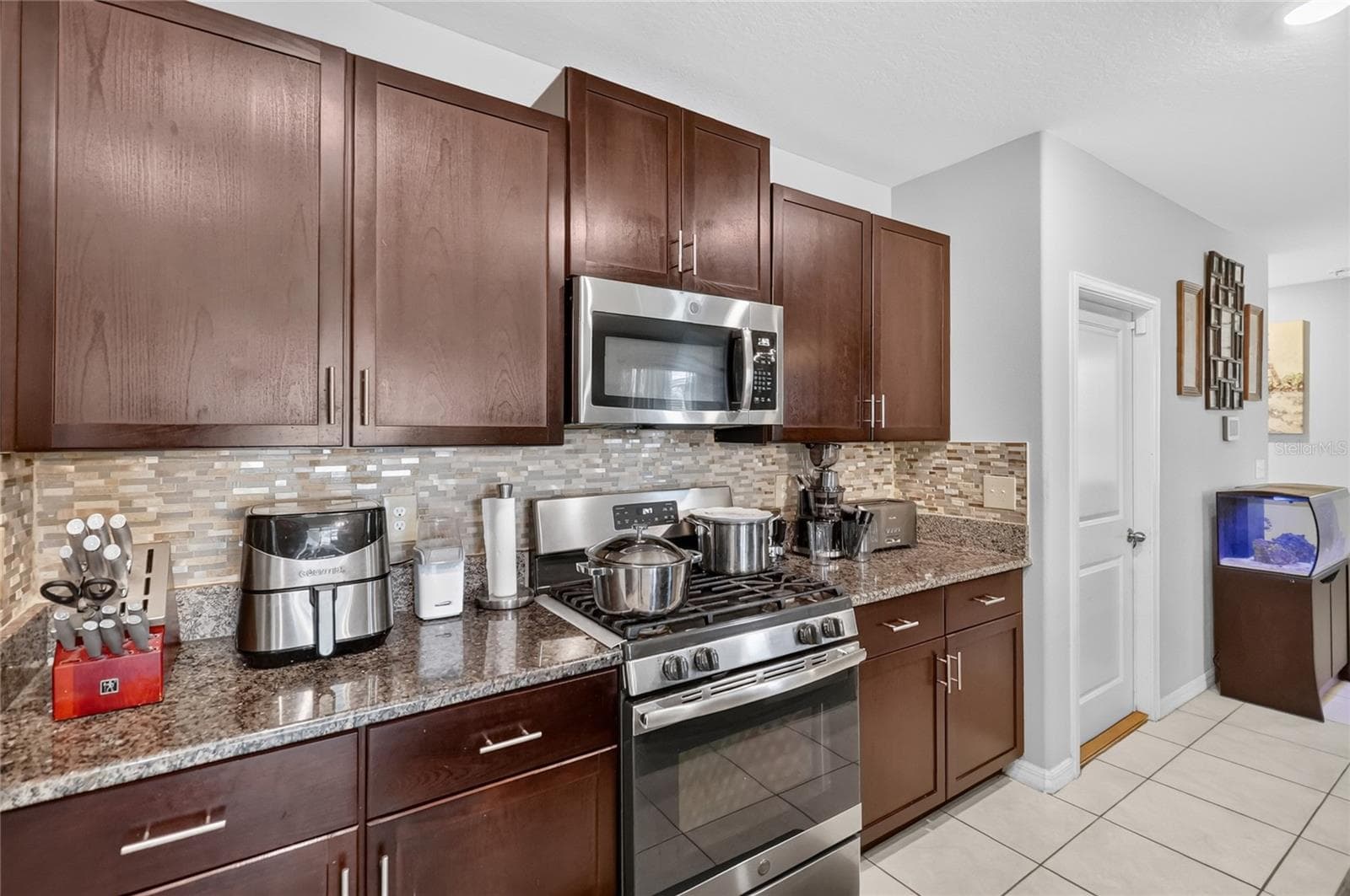Single Family Residence at 5111 WHITE CHICORY DR, APOLLO BEACH, photo 13 of 52