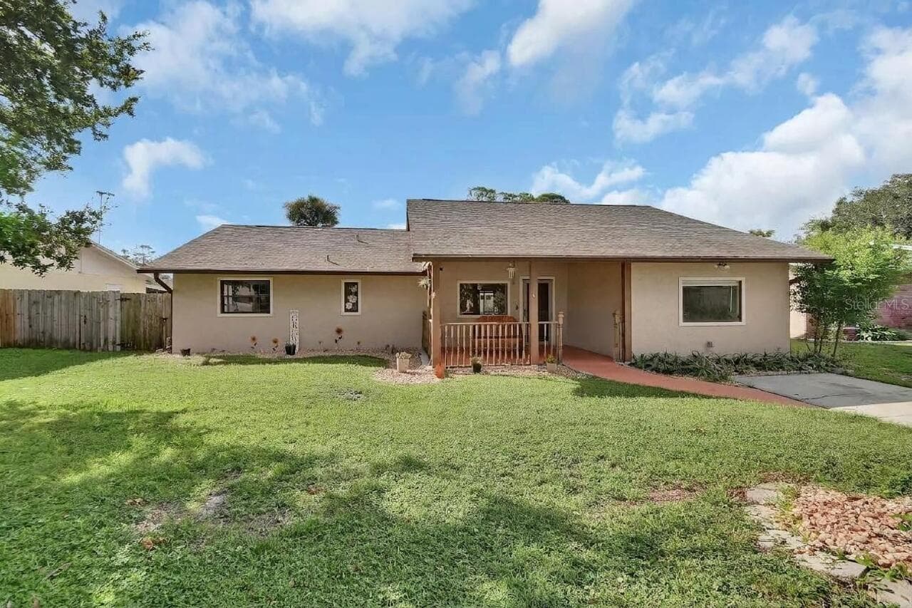 583 CAMBRIDGE CIR