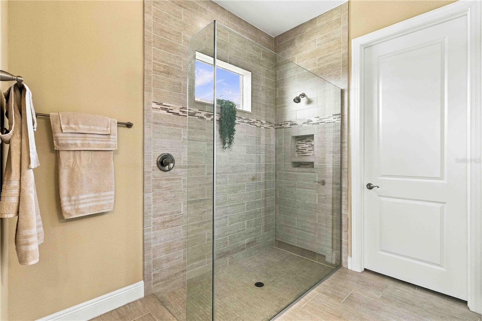 Primary Bedroom Ensuite - 23739 WAVERLY CIR, VENICE