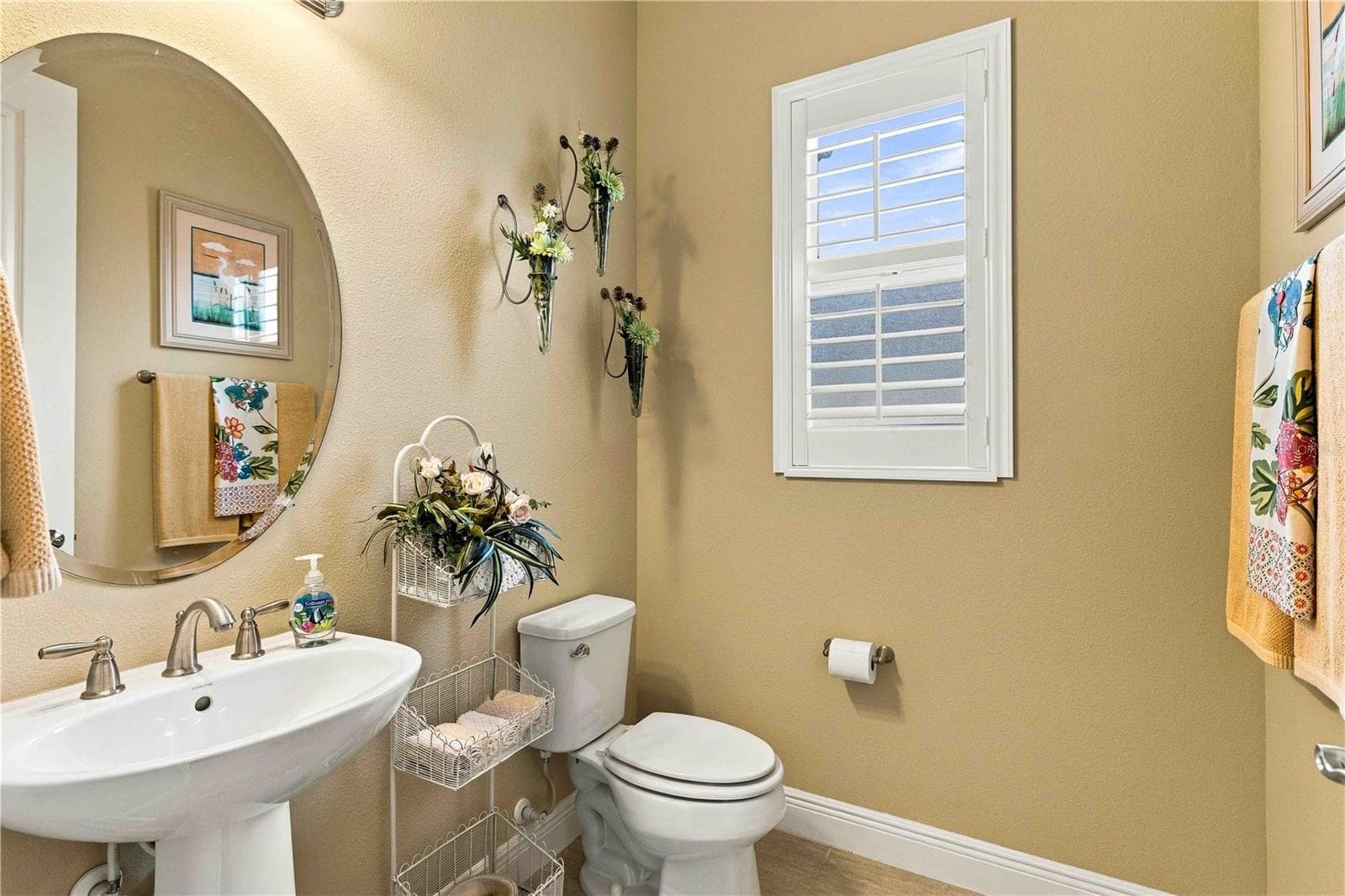 Powder Room - Main Hallway - 23739 WAVERLY CIR, VENICE