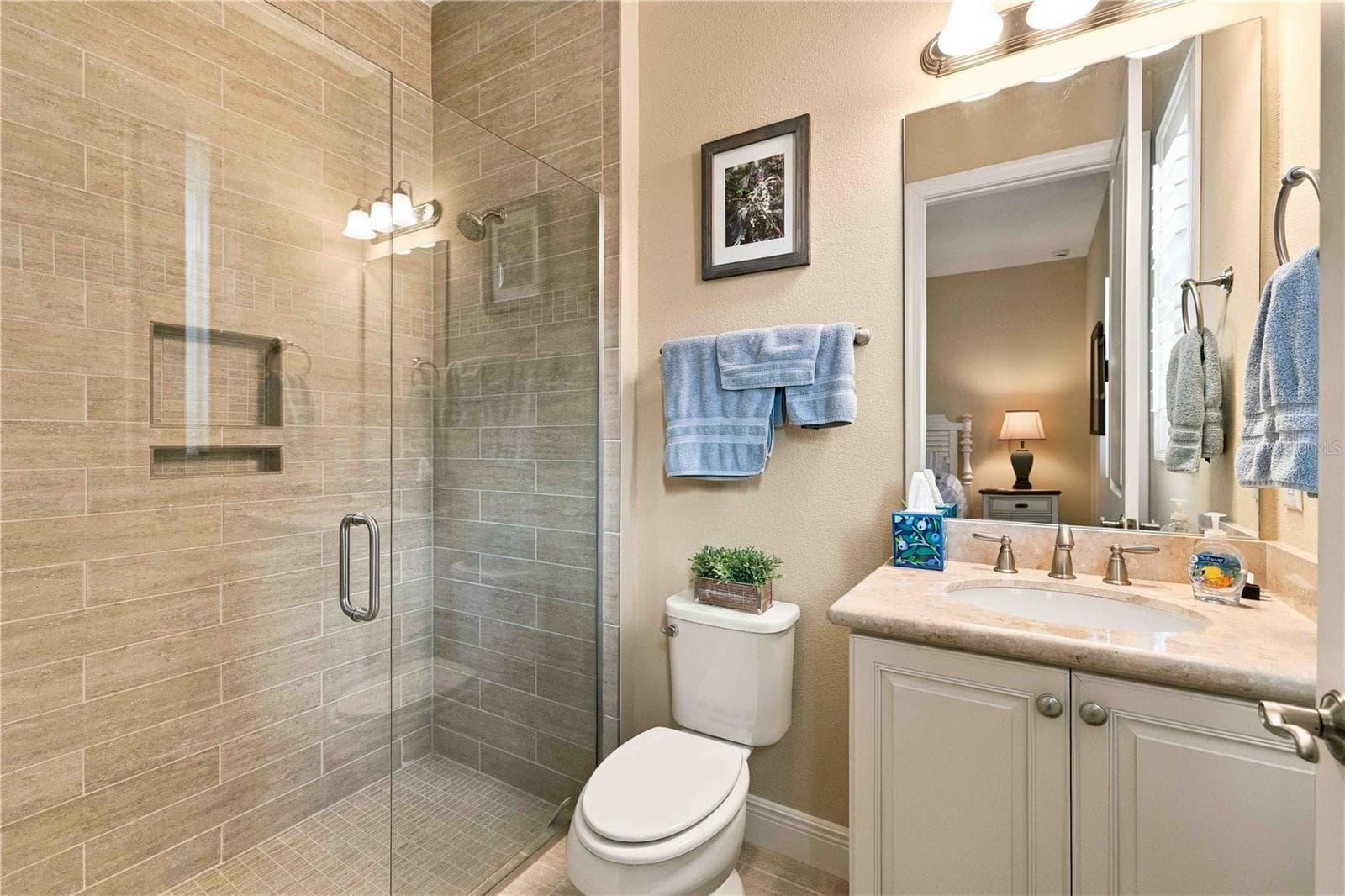 Bath #2 - ensuite - 23739 WAVERLY CIR, VENICE