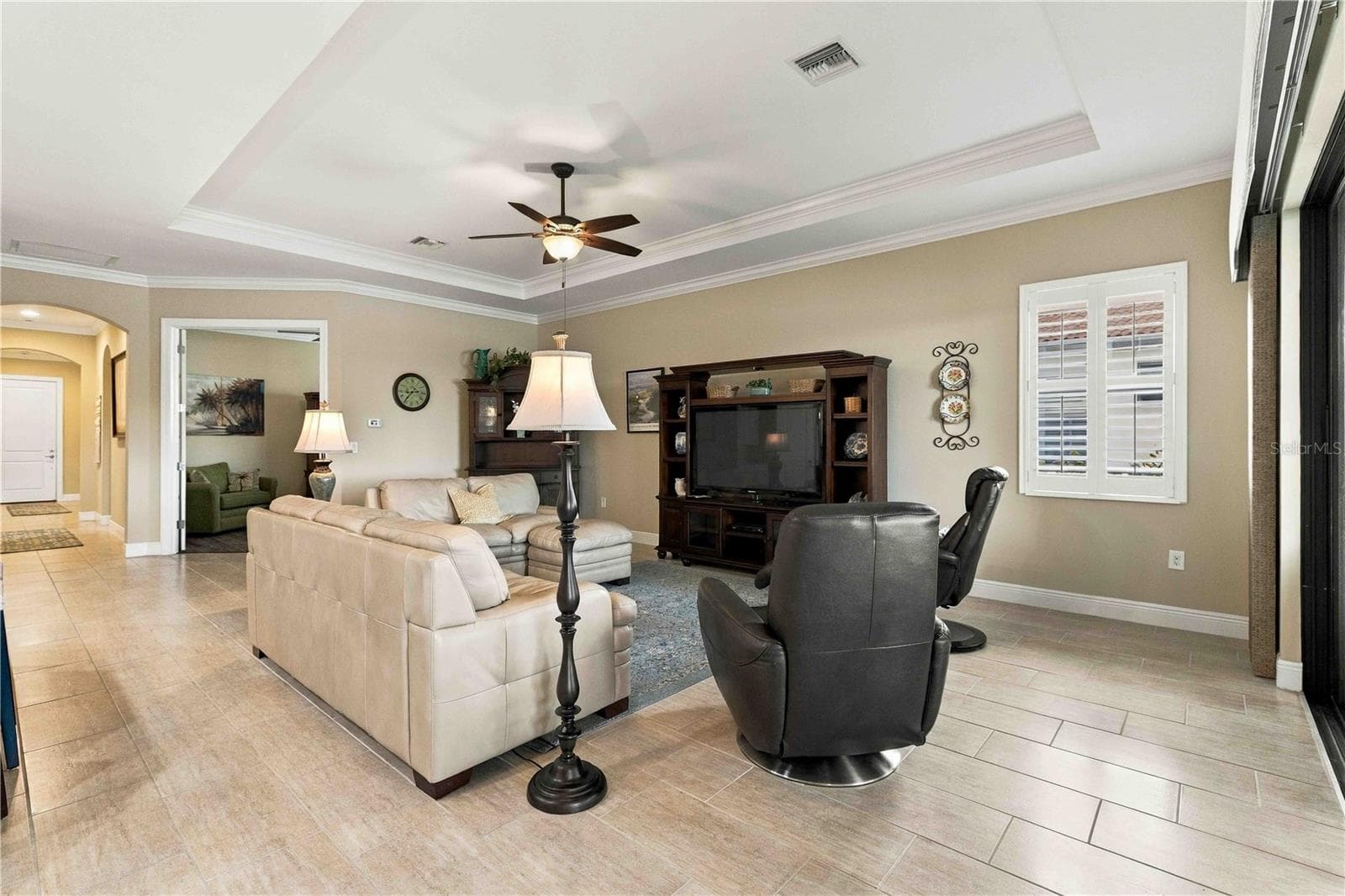 Living room - 23739 WAVERLY CIR, VENICE