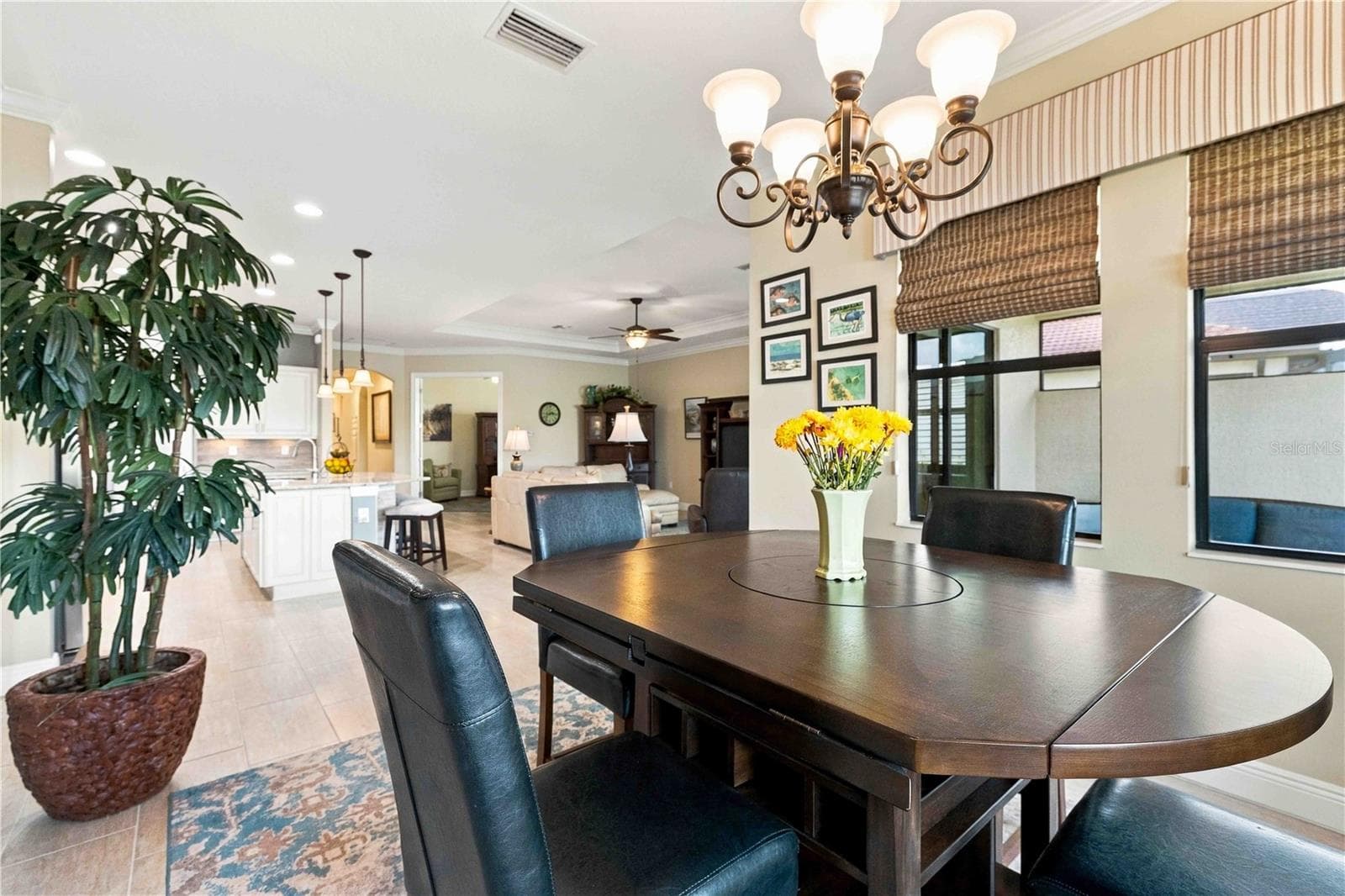 Den - White French doors for privacy - 23739 WAVERLY CIR, VENICE