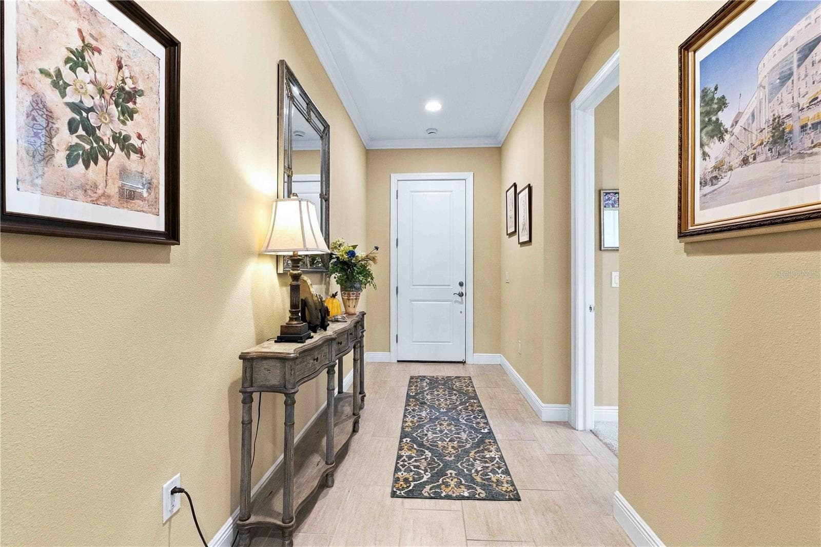 Single Family Residence at 23739 WAVERLY CIR, VENICE, photo 4 of 85