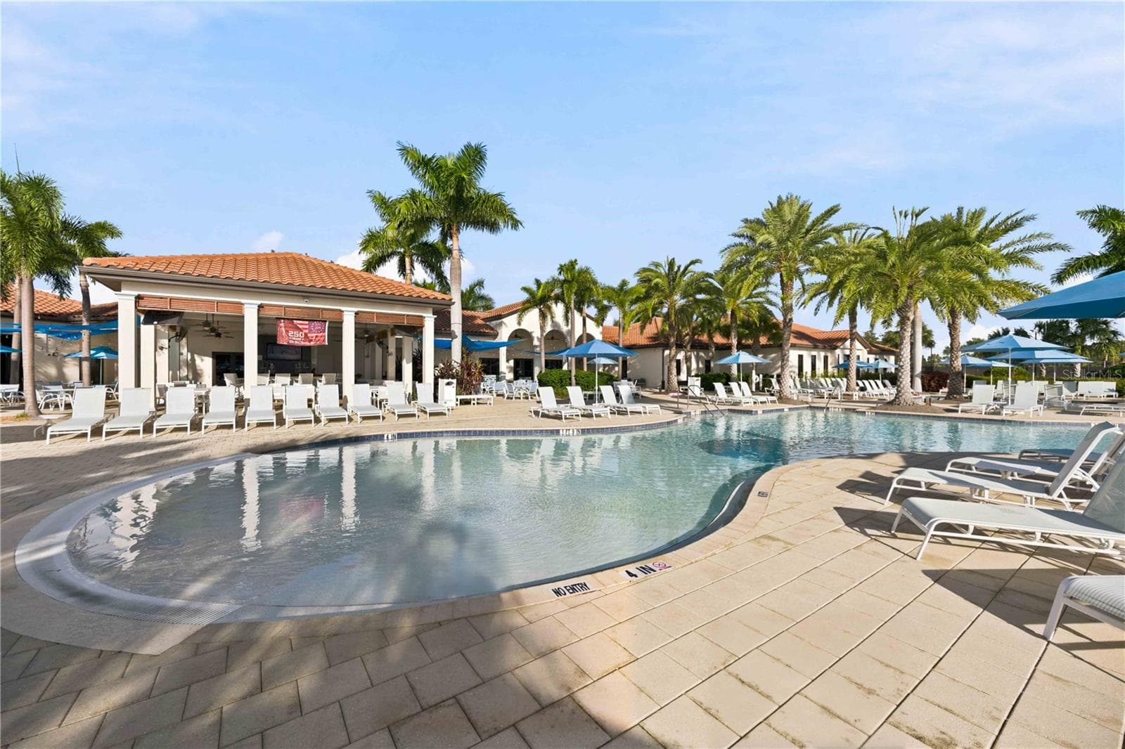 Spa Pool - 23739 WAVERLY CIR, VENICE