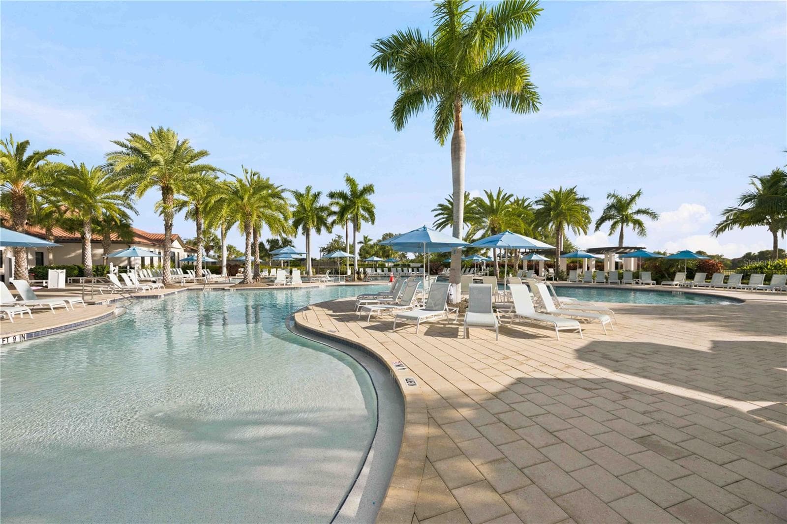 Spa Pool - 23739 WAVERLY CIR, VENICE
