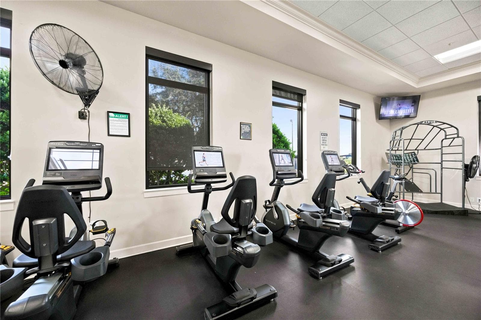 Fitness Center - 23739 WAVERLY CIR, VENICE