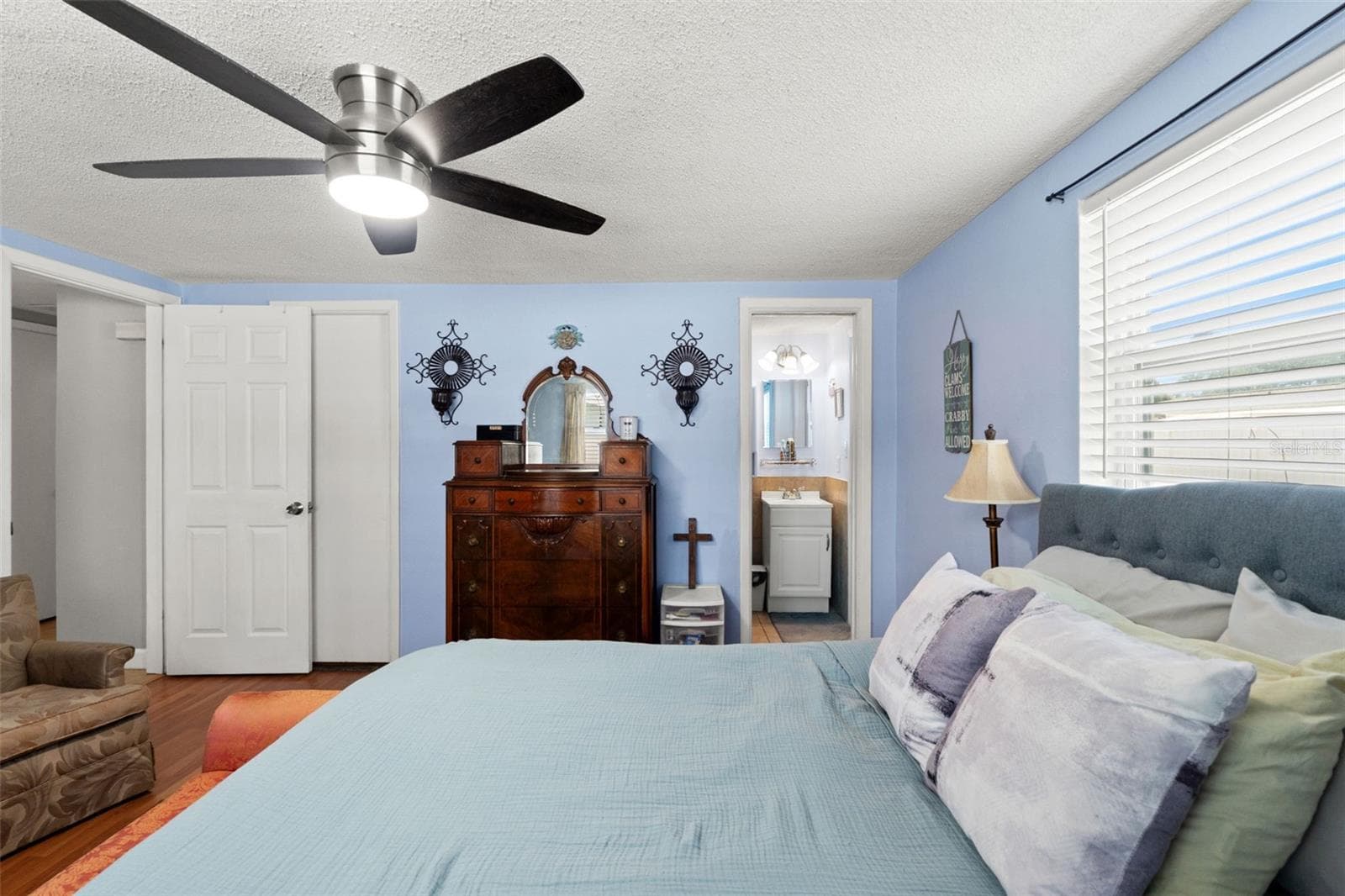 Single Family Residence at 9135 HERMITAGE LN, PORT RICHEY, photo 8 of 31