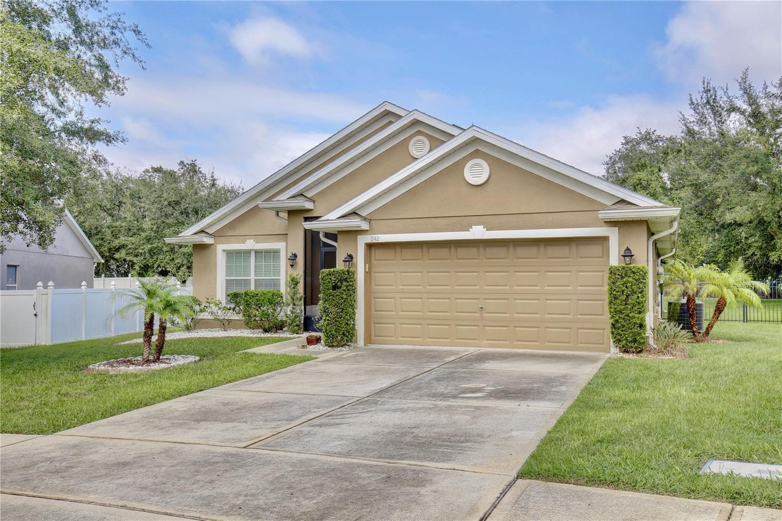 Single Family Residence at 942 WILLOW OAK LOOP, MINNEOLA, photo 3 of 42