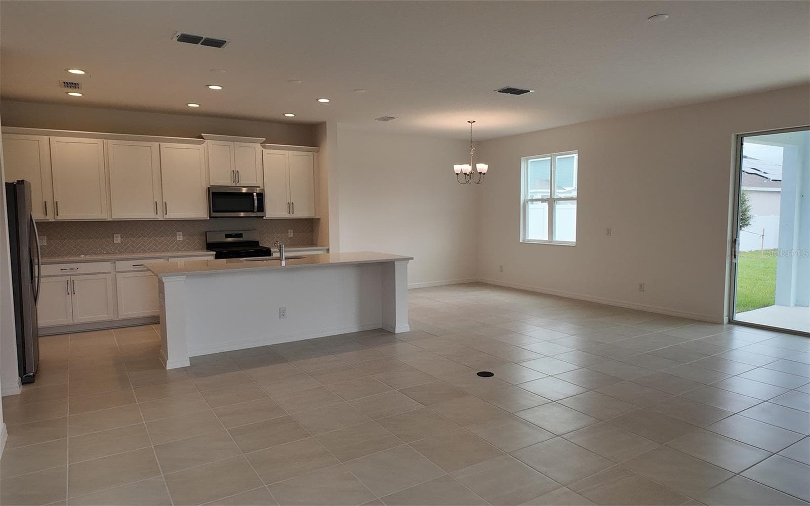 Single Family Residence at 6888 SPANISH IMPERIAL ST, HOWEY IN THE HILLS, photo 3 of 26