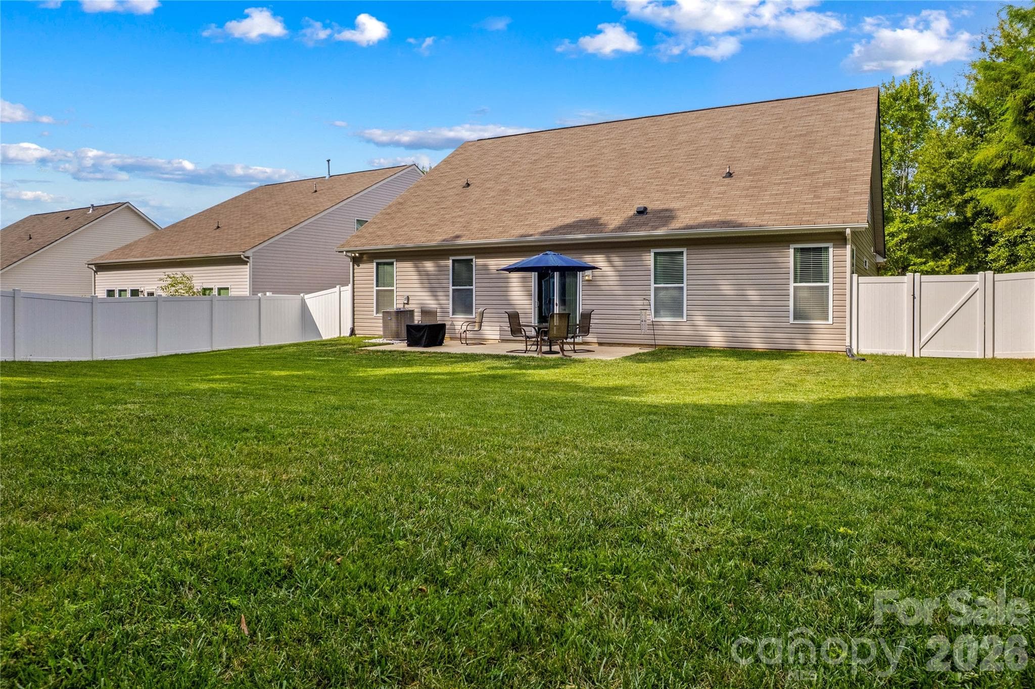 Beautiful Back Yard - 111 Paradise Hills Circle, Mooresville