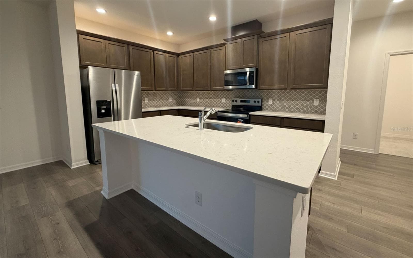 Single Family Residence at 692 BIRDSWILL LN, DELAND, photo 2 of 17