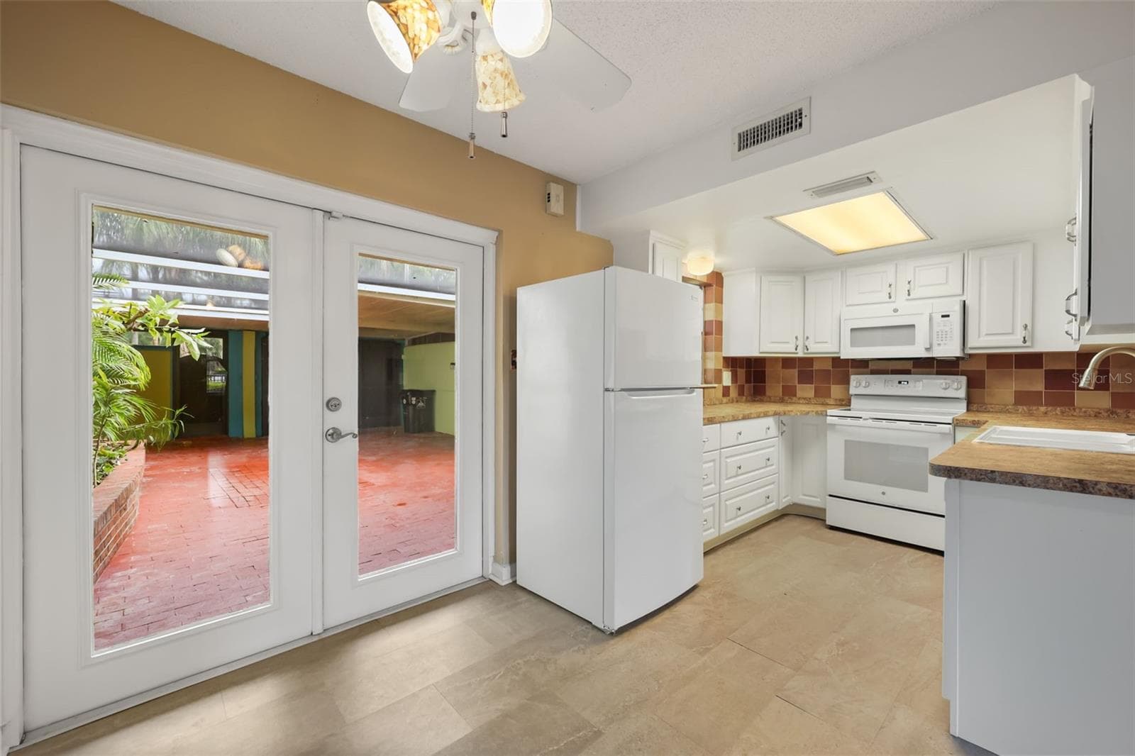 Townhouse at 3104 HARRISON AVE #A3, ORLANDO, photo 4 of 32