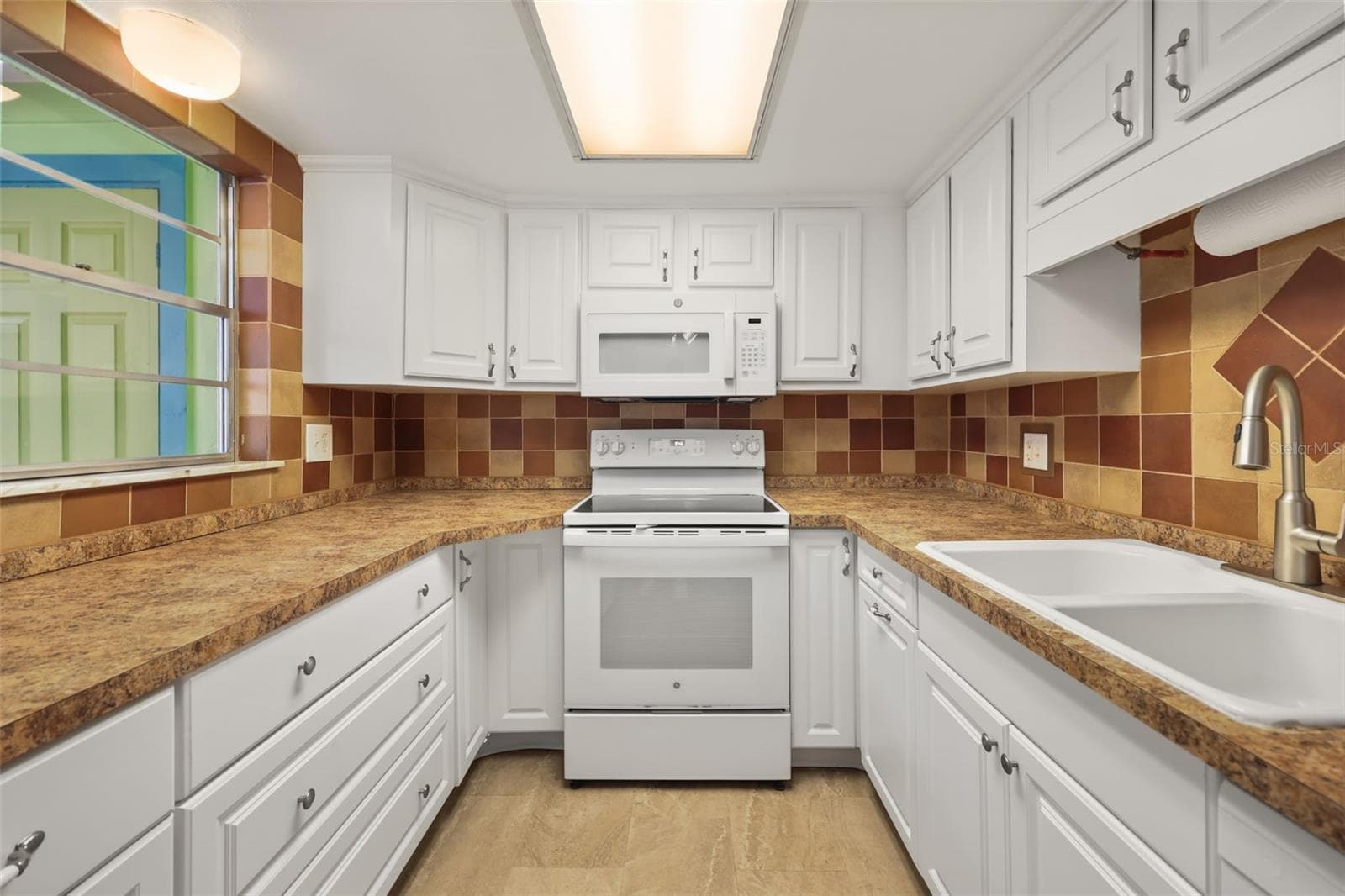 Townhouse at 3104 HARRISON AVE #A3, ORLANDO, photo 5 of 32