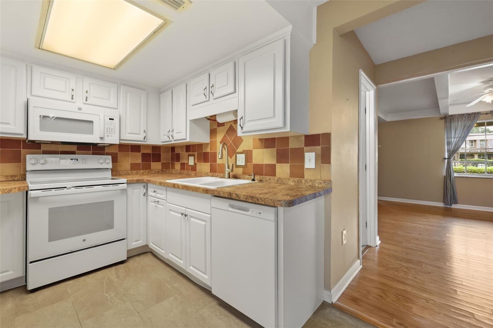 Townhouse at 3104 HARRISON AVE #A3, ORLANDO, photo 7 of 32