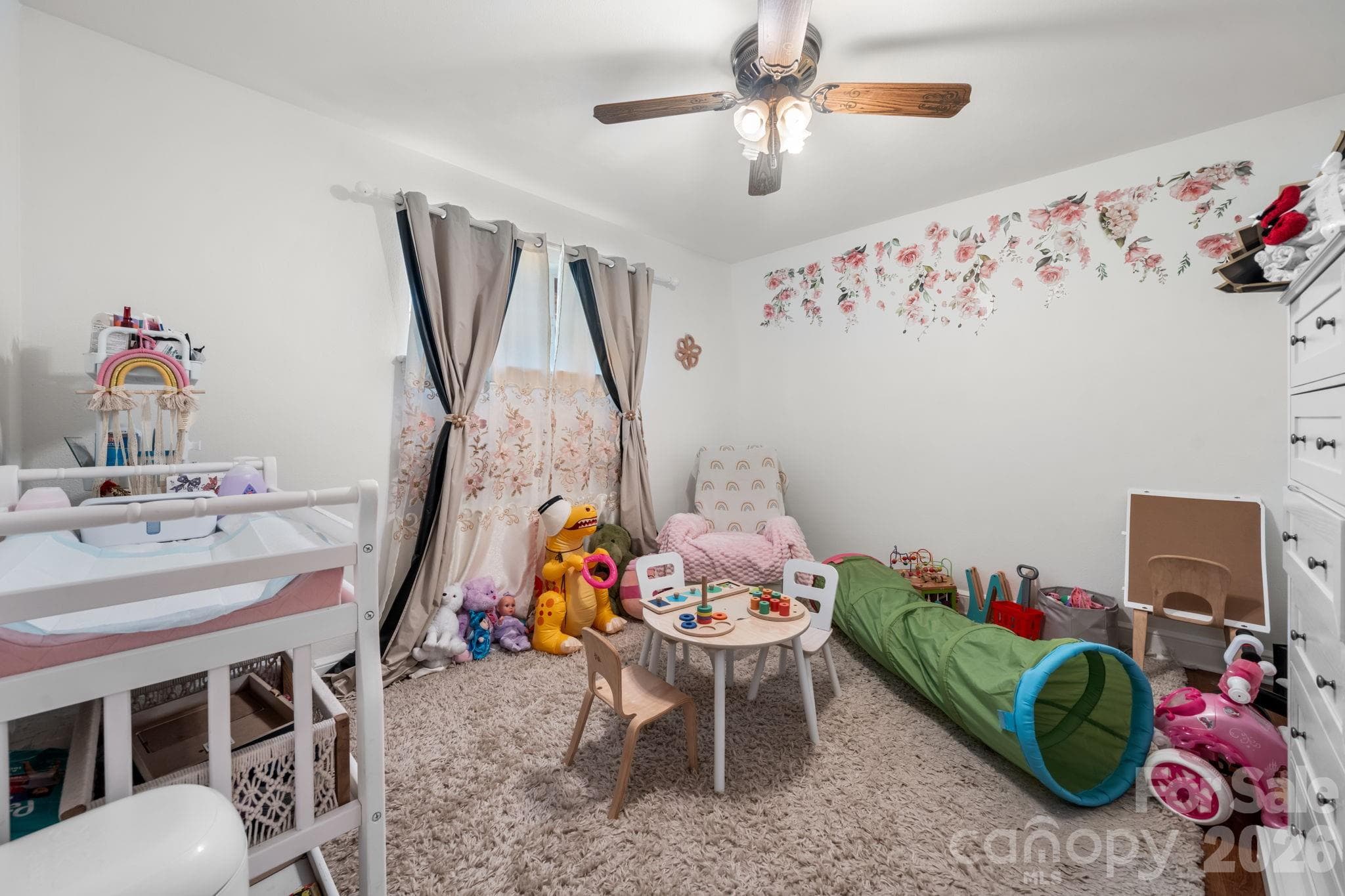 Single Family Residence at 1723 31st Street NE, Hickory, photo 8 of 14