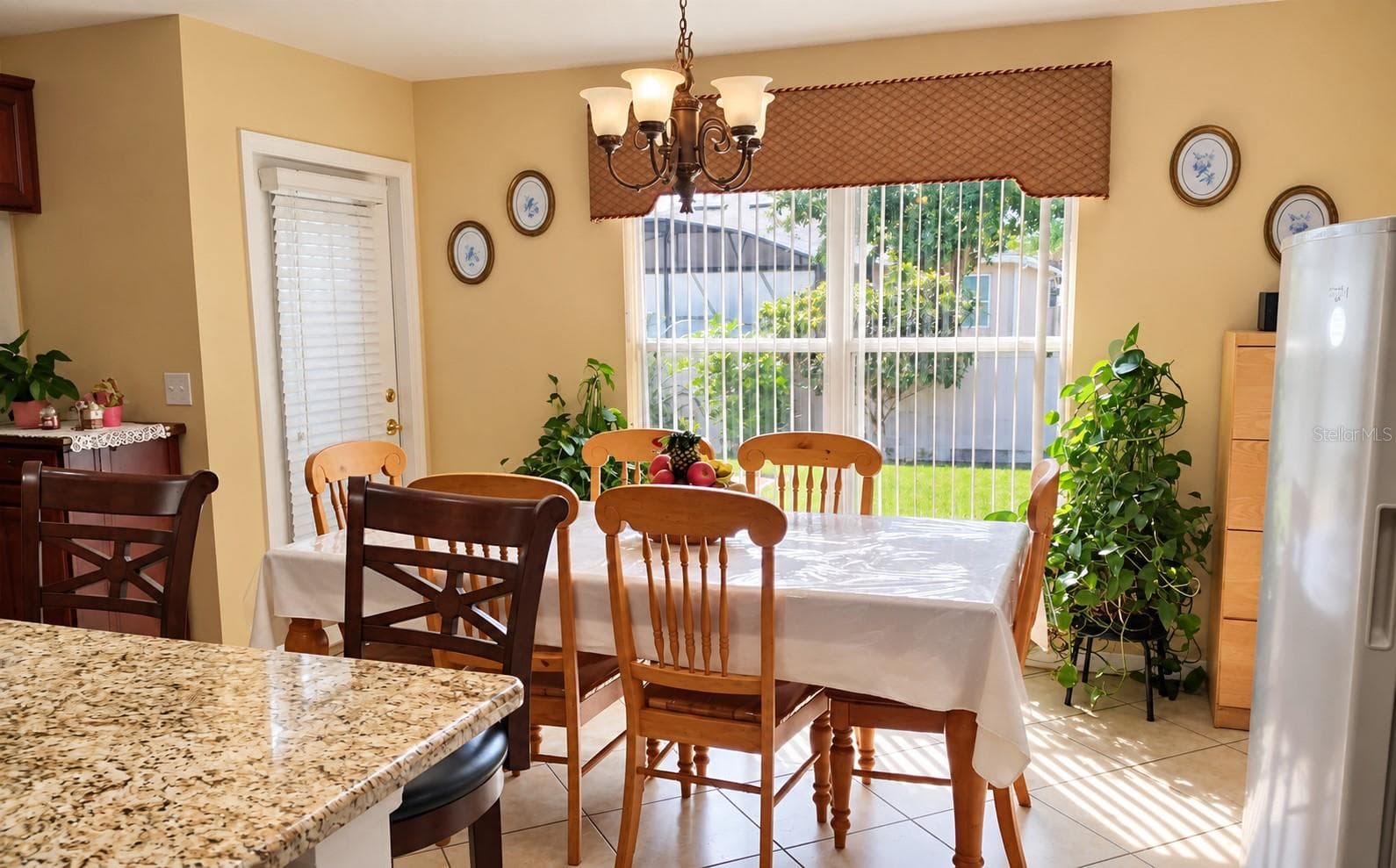 Kitchen Nook - 4408 ARUBA BLVD, CLERMONT