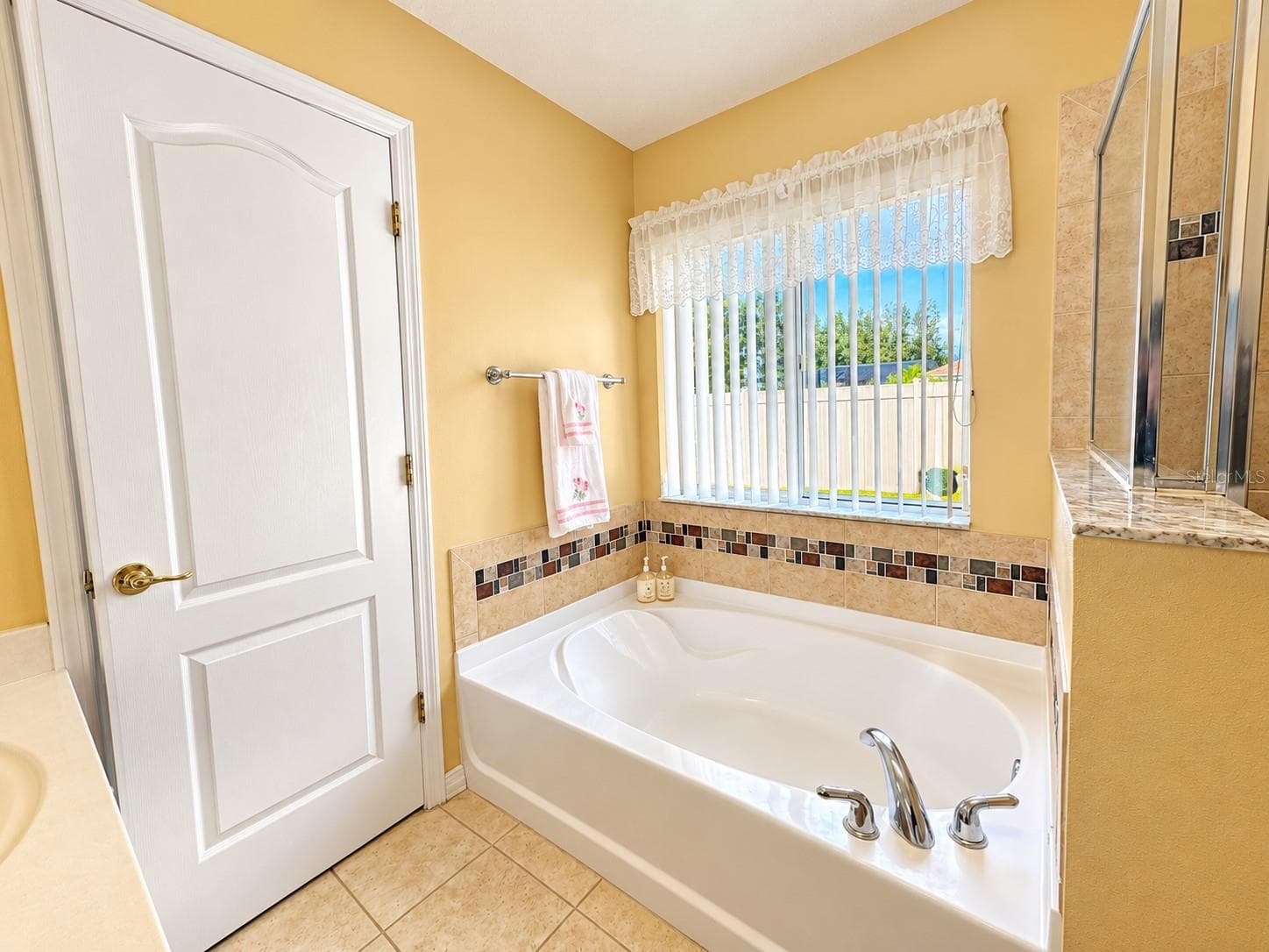 Primary Bathroom – Garden Tub - 4408 ARUBA BLVD, CLERMONT