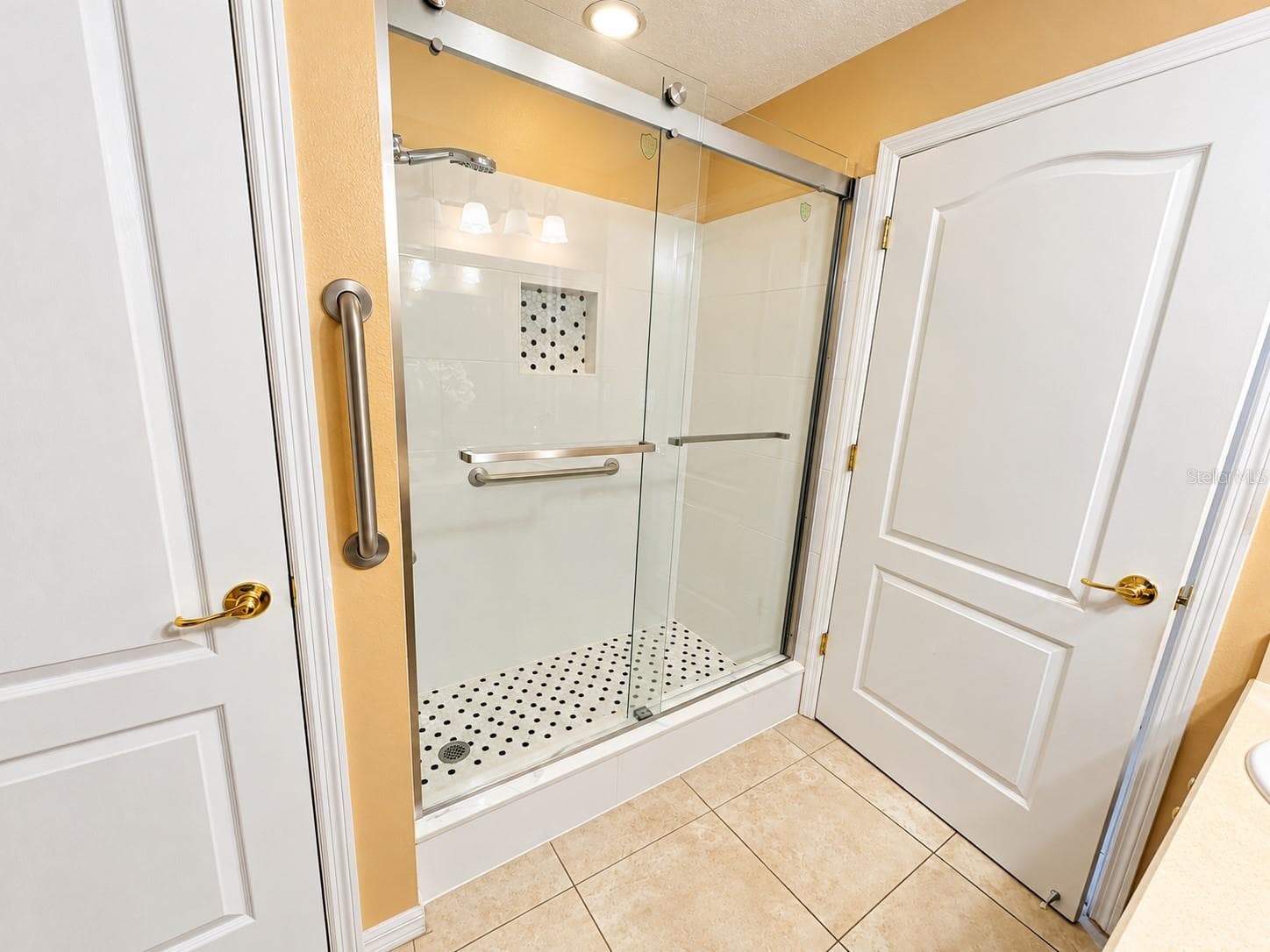Bath 2 - Walk-in shower - 4408 ARUBA BLVD, CLERMONT