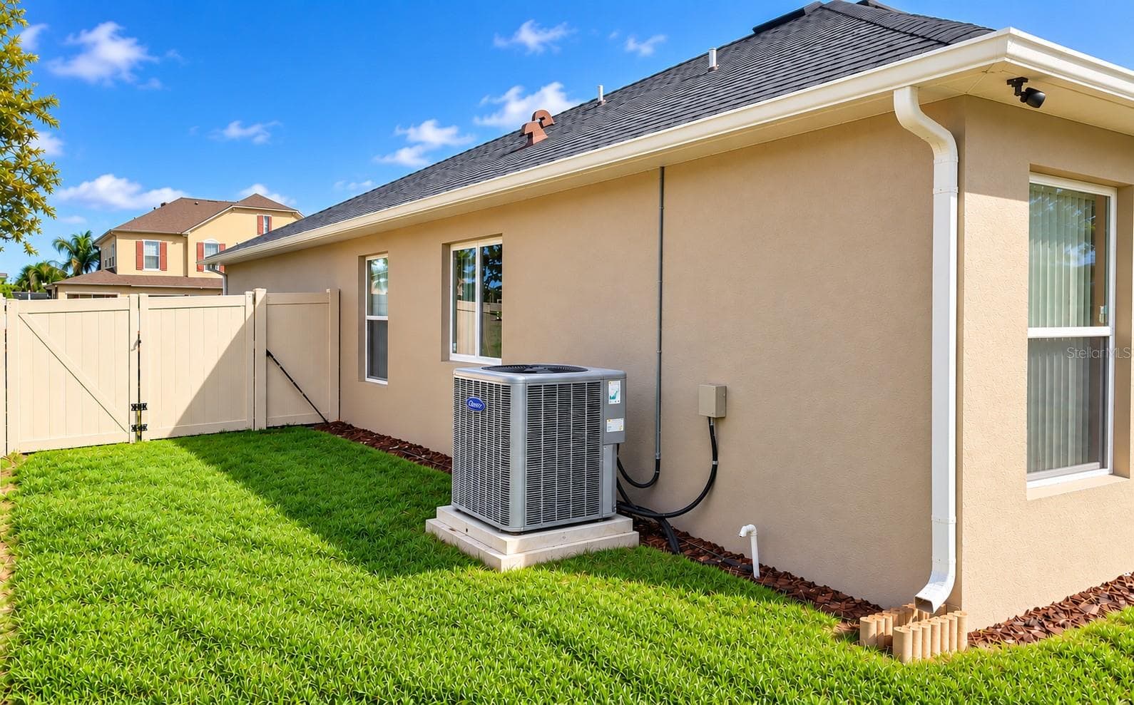 Side exterior - 4408 ARUBA BLVD, CLERMONT