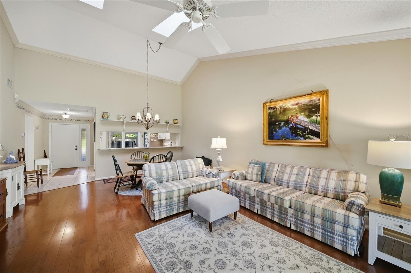 Airy living space with vaulted ceiling - 3266 SANDLEHEATH #51, SARASOTA