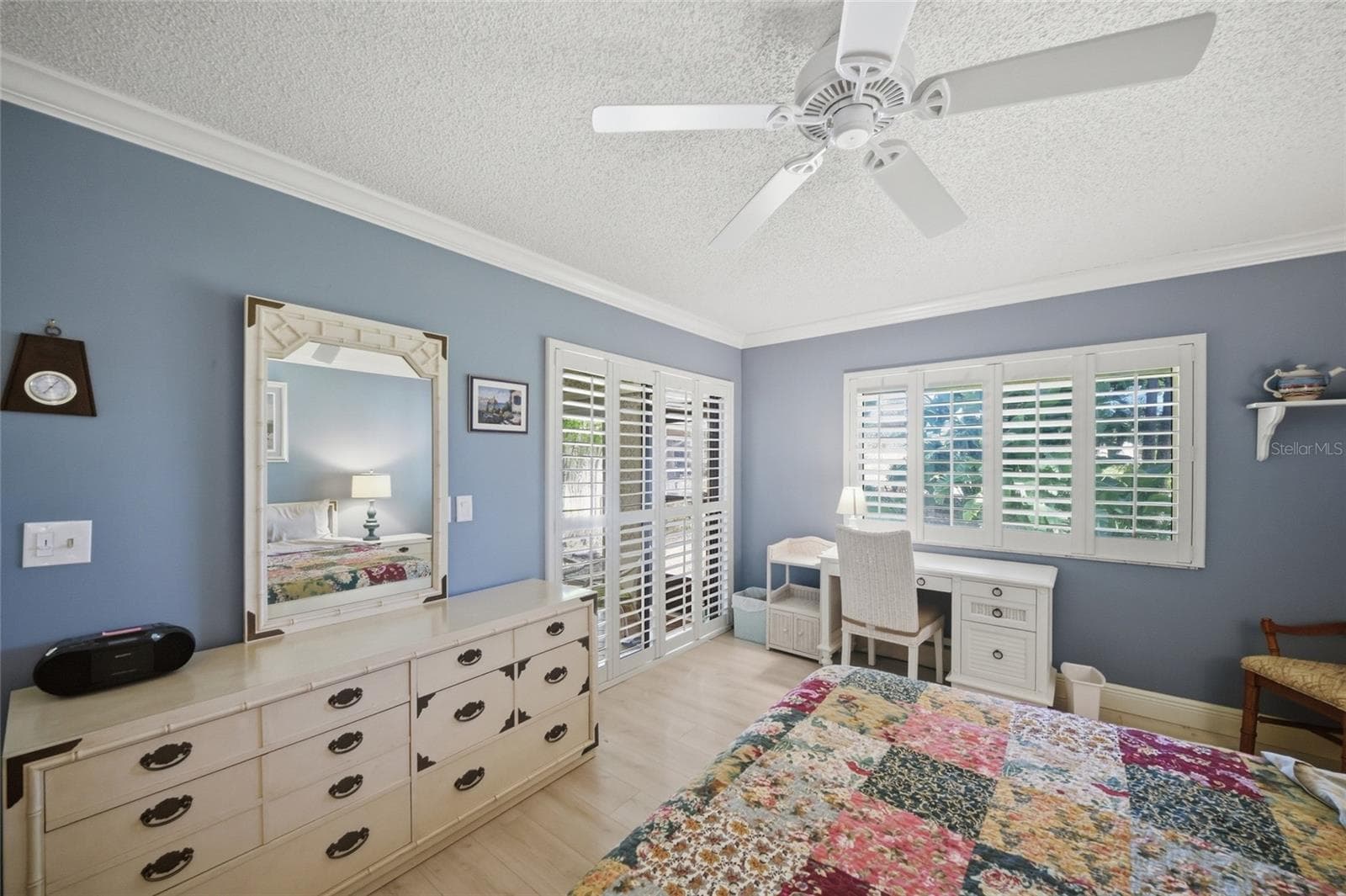 Primary bedroom with natural light - 3266 SANDLEHEATH #51, SARASOTA