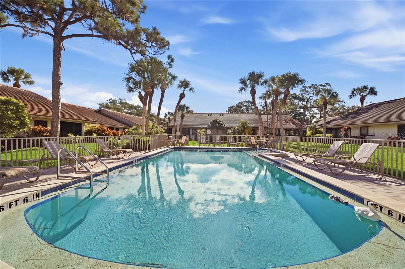 Community pool and amenities - 3266 SANDLEHEATH #51, SARASOTA