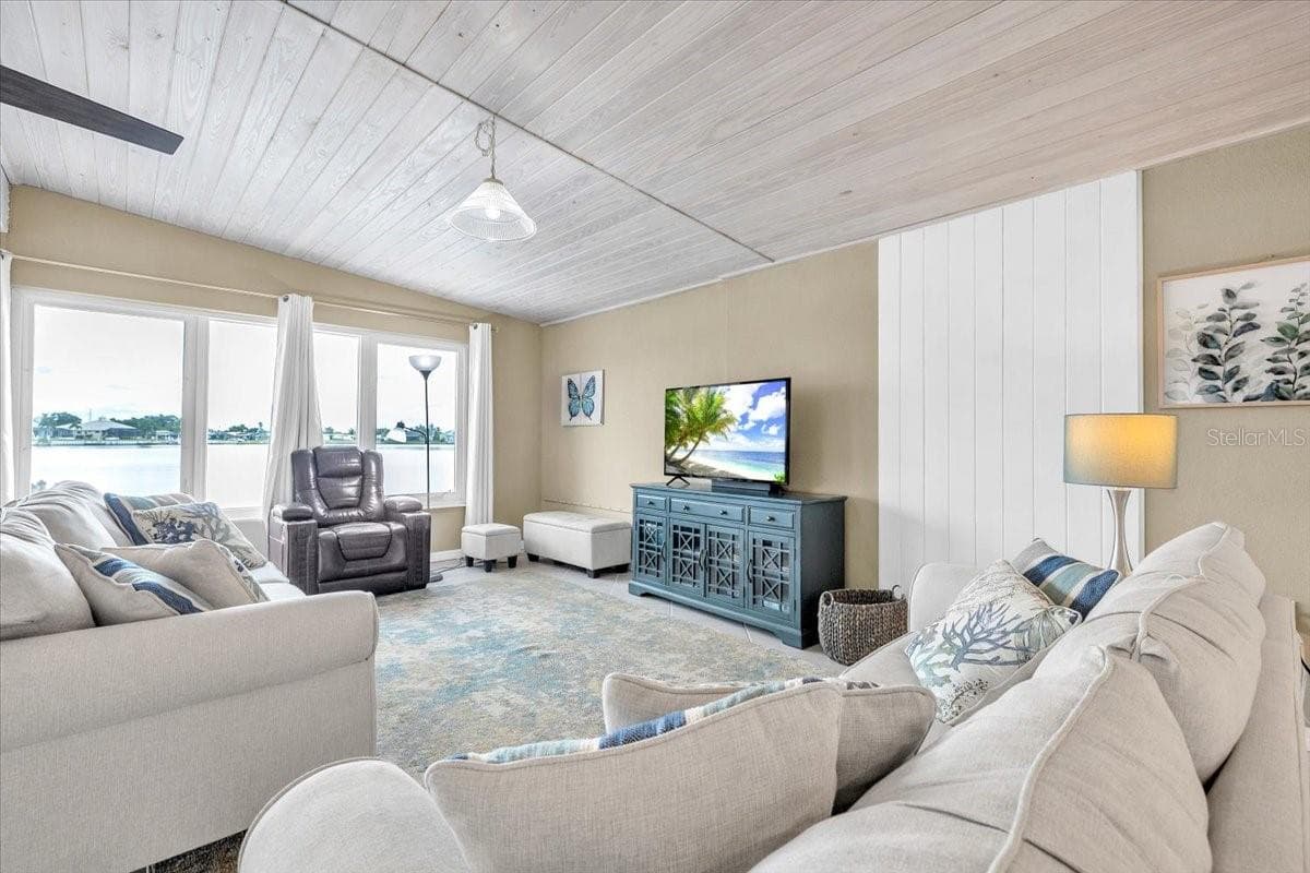 Single Family Residence at 168 MORGAN LN SE, PORT CHARLOTTE, photo 10 of 44