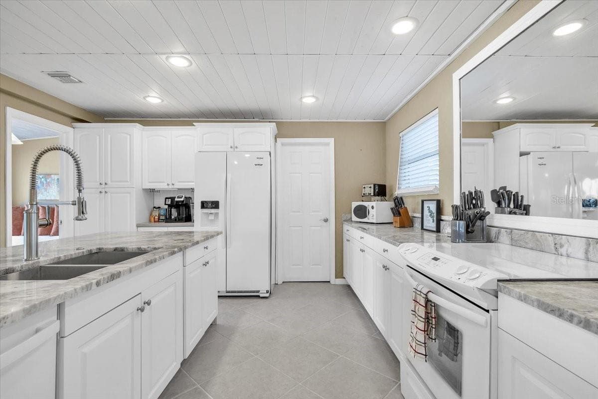 Single Family Residence at 168 MORGAN LN SE, PORT CHARLOTTE, photo 17 of 44