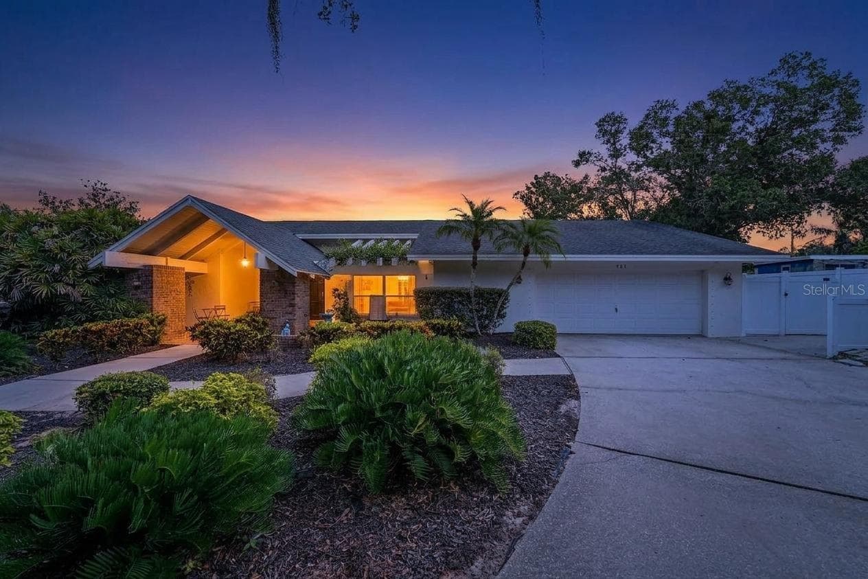 Virtually Enhanced - 921 COLLEGE HILL DR, CLEARWATER