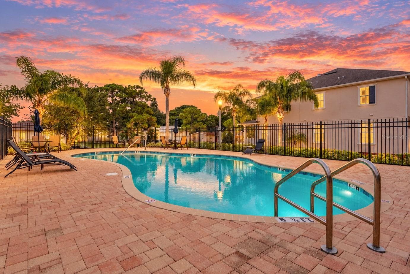 Community Pool - 135 49TH AVE N, ST PETERSBURG