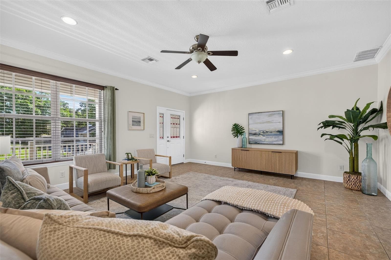 Townhouse at 135 49TH AVE N, ST PETERSBURG, photo 5 of 37