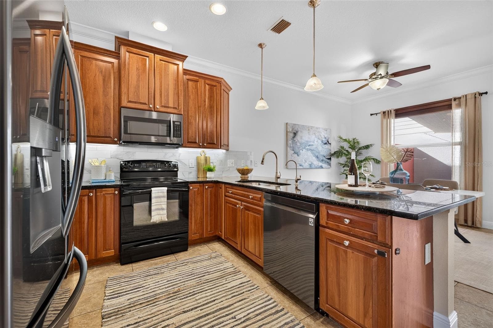 Townhouse at 135 49TH AVE N, ST PETERSBURG, photo 6 of 37