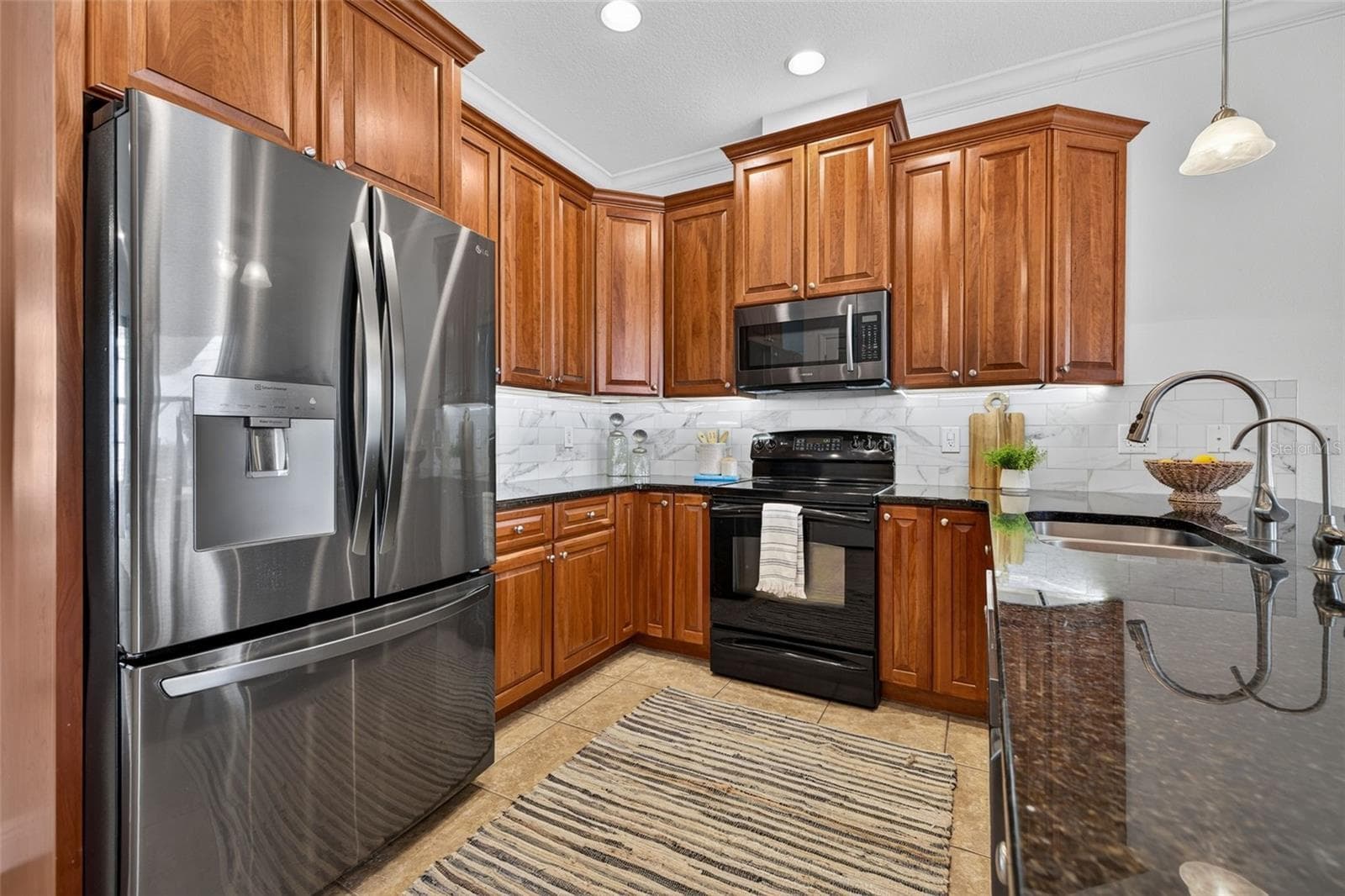 Townhouse at 135 49TH AVE N, ST PETERSBURG, photo 7 of 37