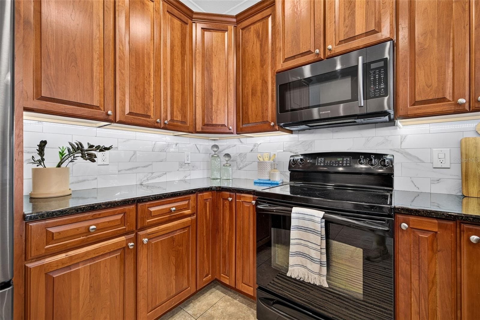 Townhouse at 135 49TH AVE N, ST PETERSBURG, photo 8 of 37