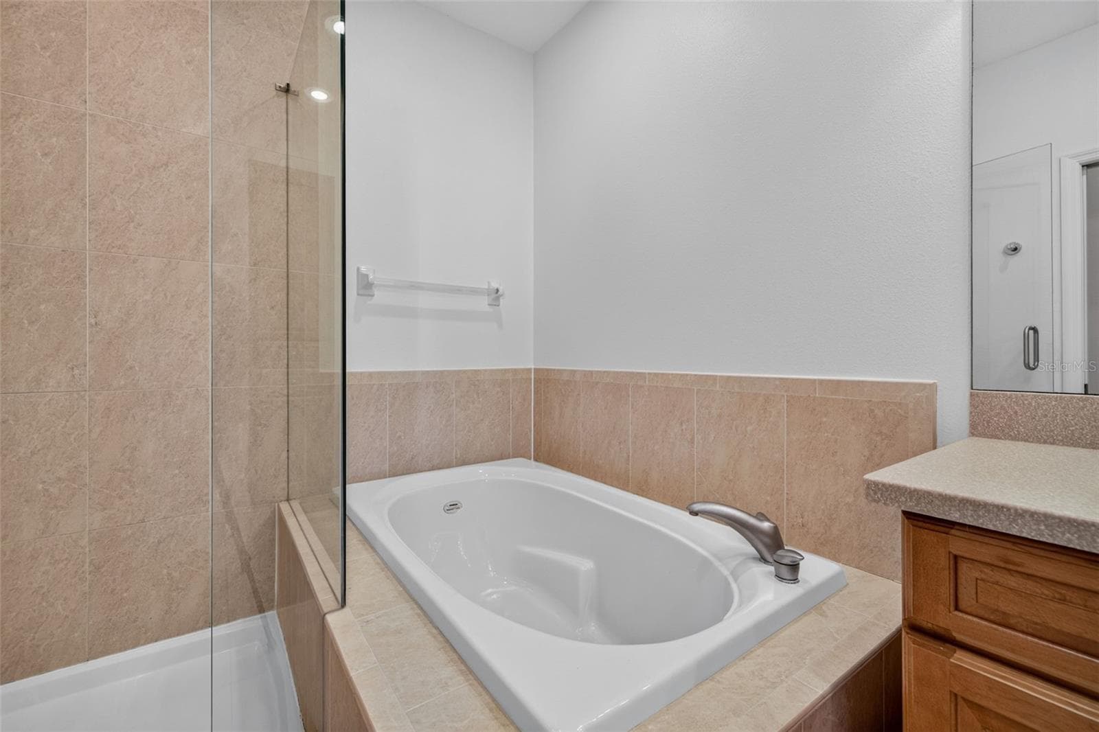 Townhouse at 135 49TH AVE N, ST PETERSBURG, photo 18 of 37