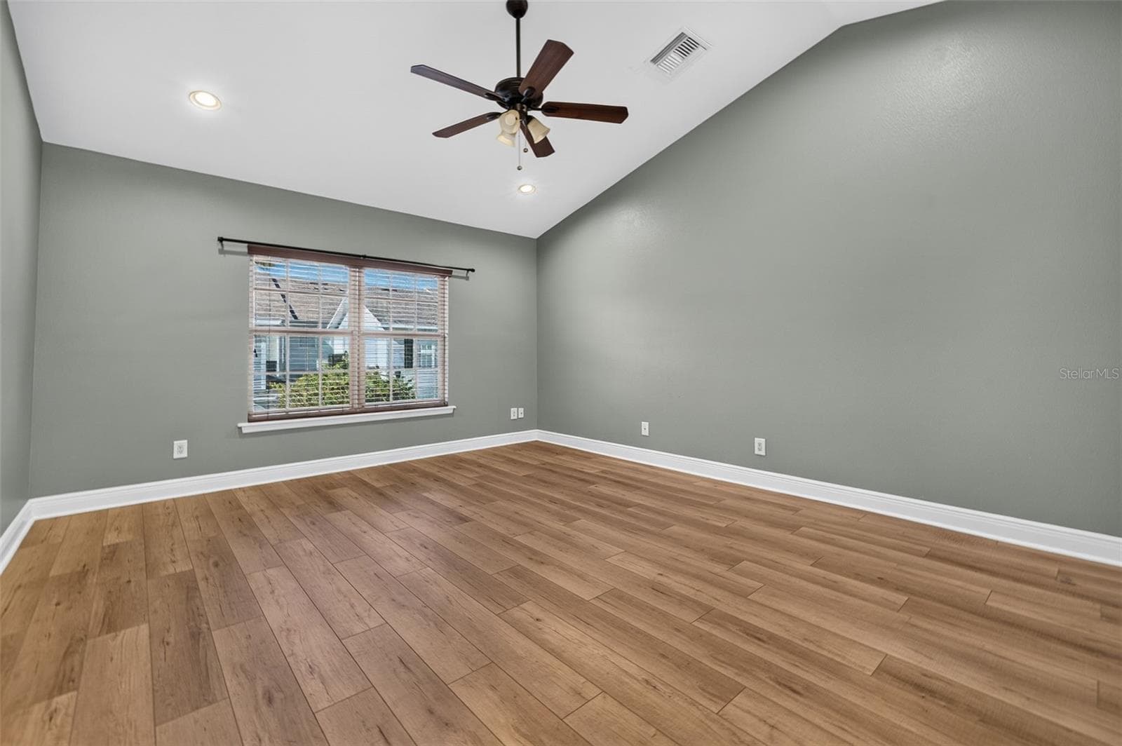 Studio Over Garage/4th Bedroom - 135 49TH AVE N, ST PETERSBURG