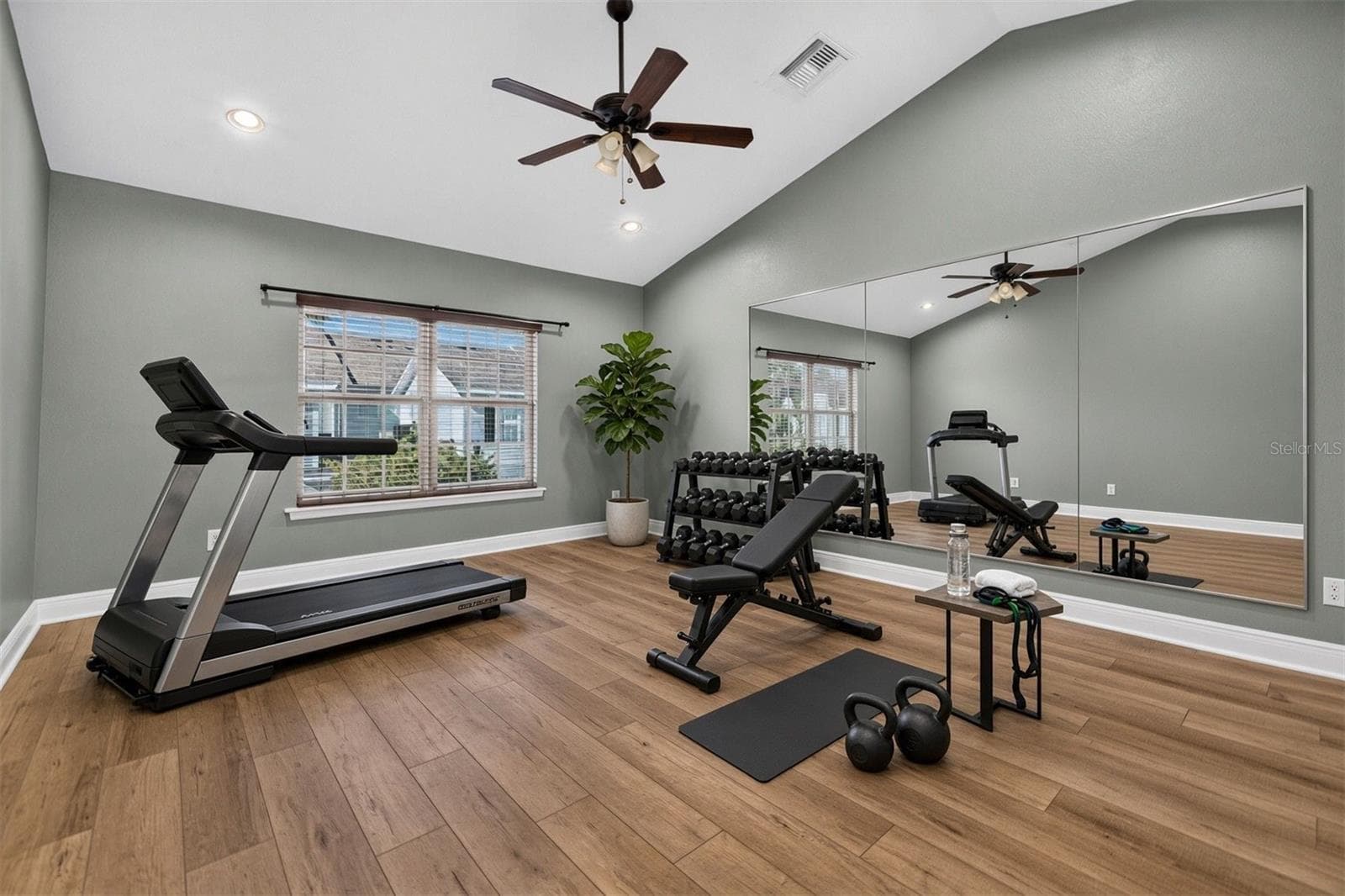 Idea for Gym - 135 49TH AVE N, ST PETERSBURG