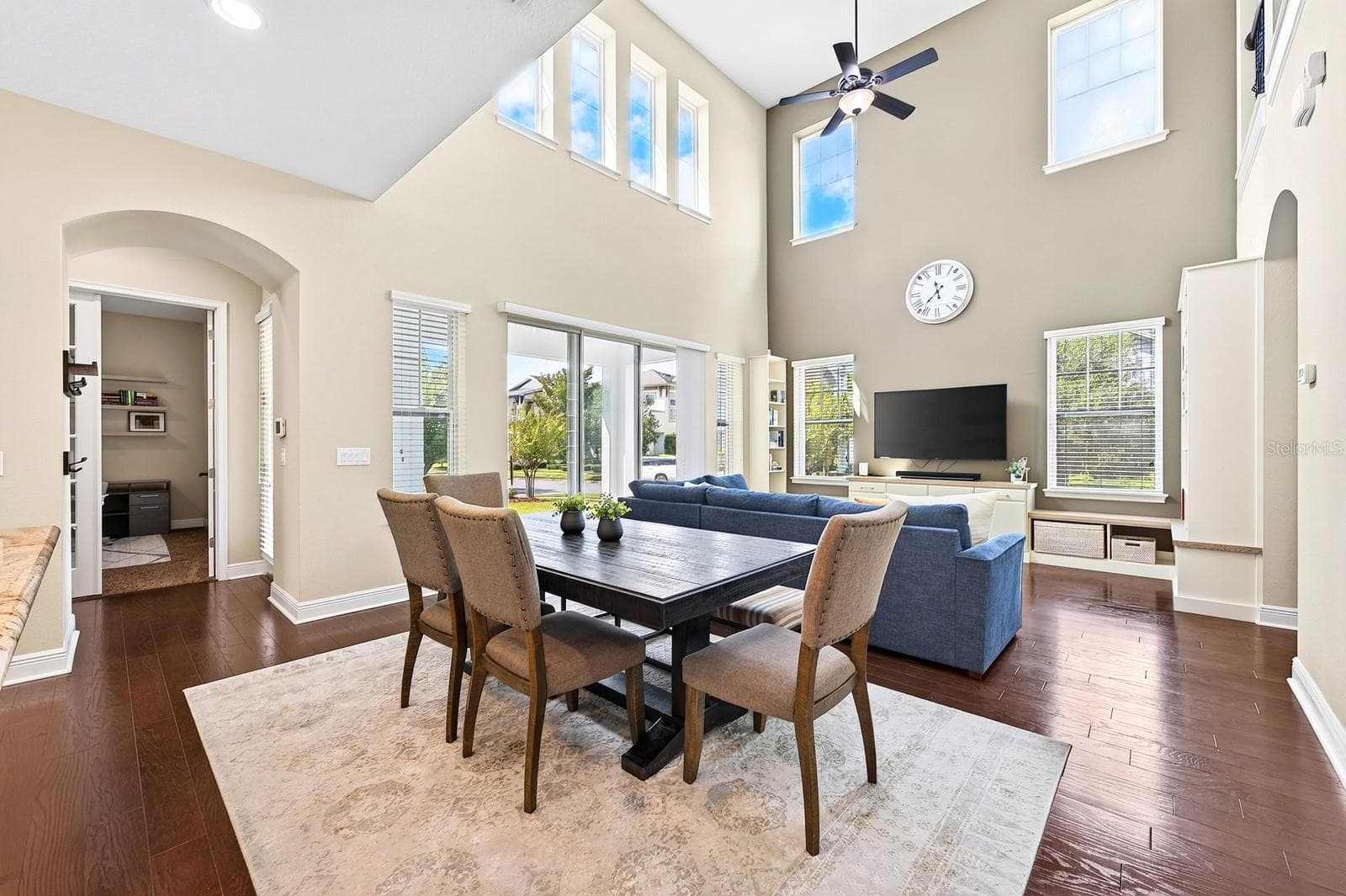 Open concept living, soaring ceilings and tons of natural light. - 9024 NEHER ST, ORLANDO