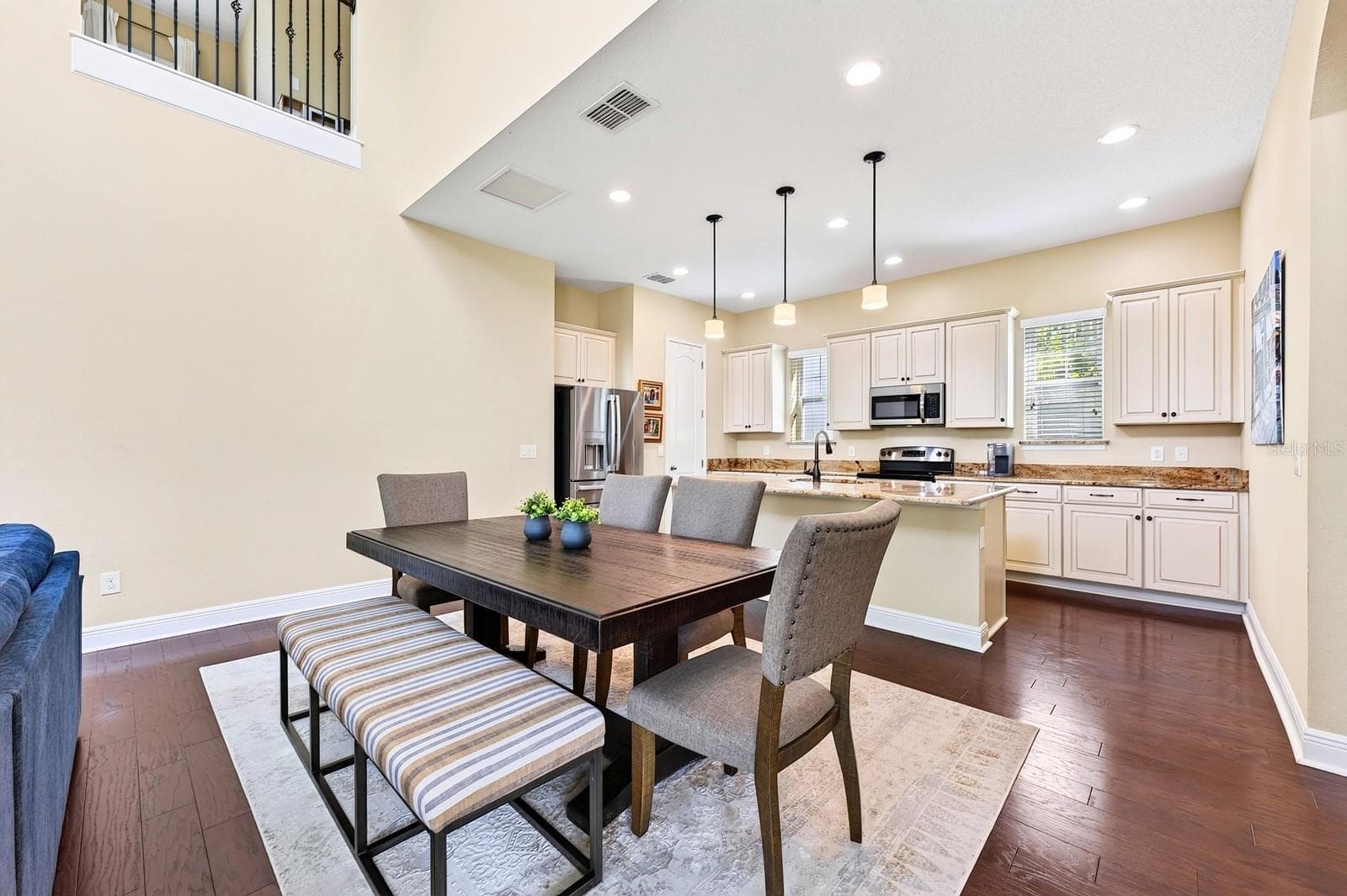 Dining area is open to the kitchen. - 9024 NEHER ST, ORLANDO