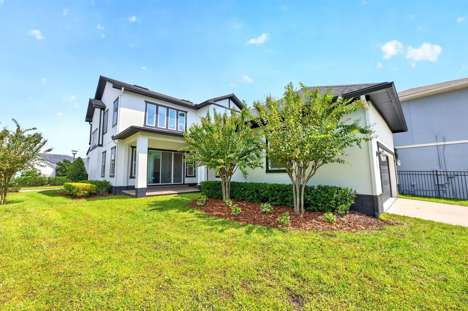 Side yard/back yard. - 9024 NEHER ST, ORLANDO