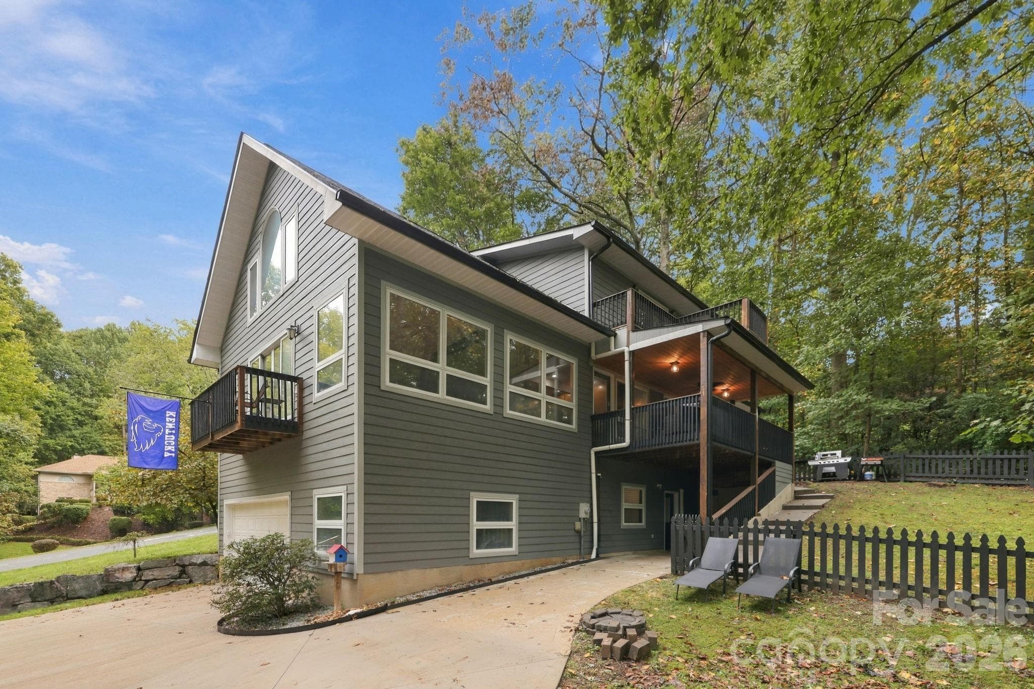 Single Family Residence at 176 Sweetwater Hills Drive, Hendersonville, photo 3 of 48