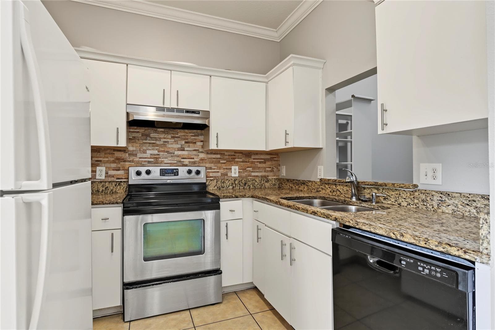 Condominium at 6013 SCOTCHWOOD GLN #20, ORLANDO, photo 9 of 29