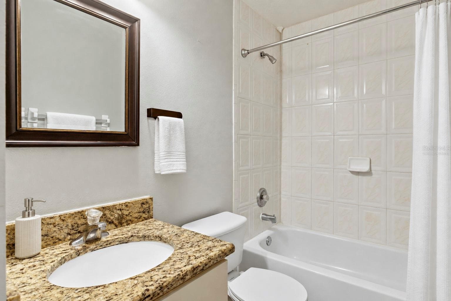Virtually Staged - 6013 SCOTCHWOOD GLN #20, ORLANDO