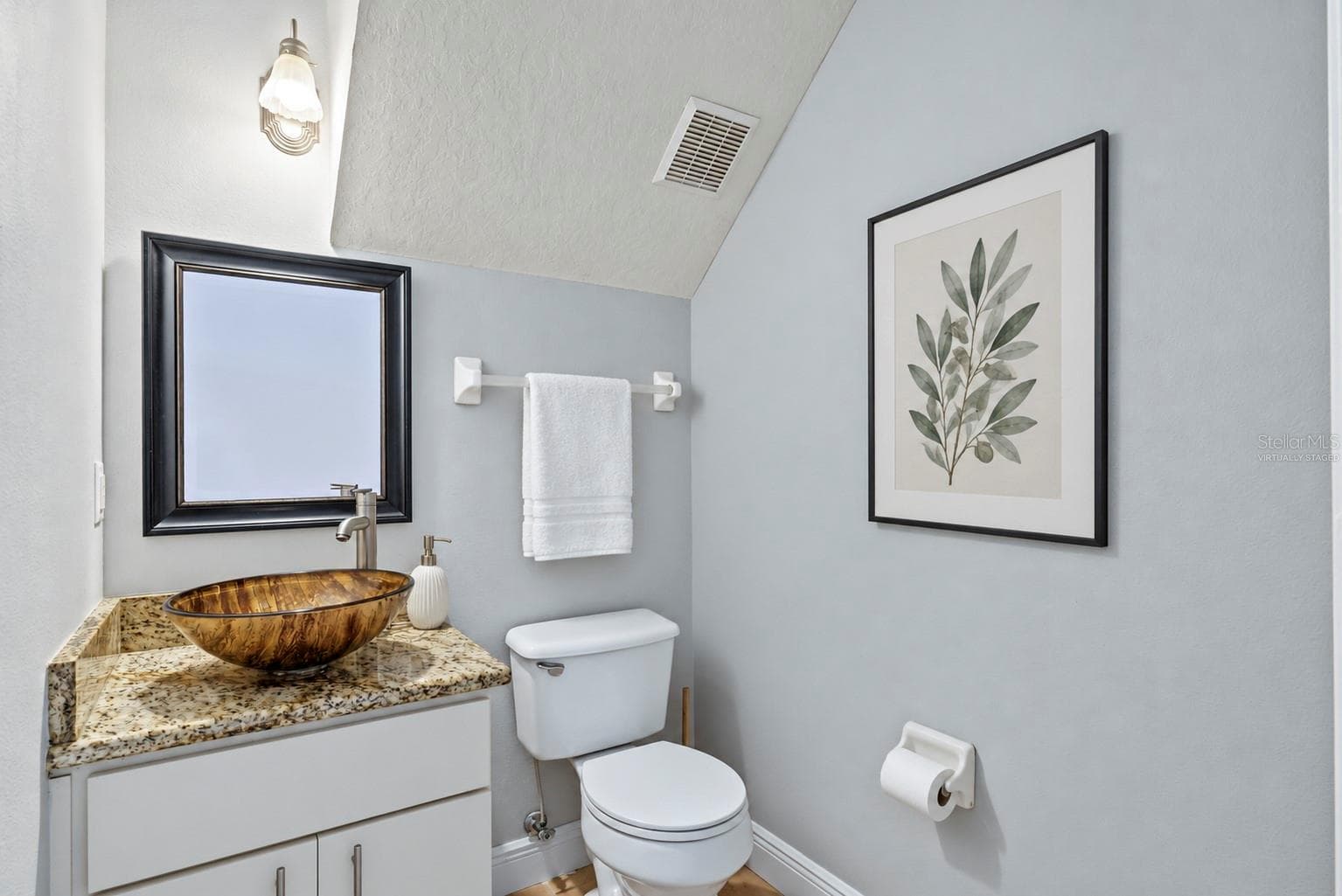 Virtually Staged - 6013 SCOTCHWOOD GLN #20, ORLANDO