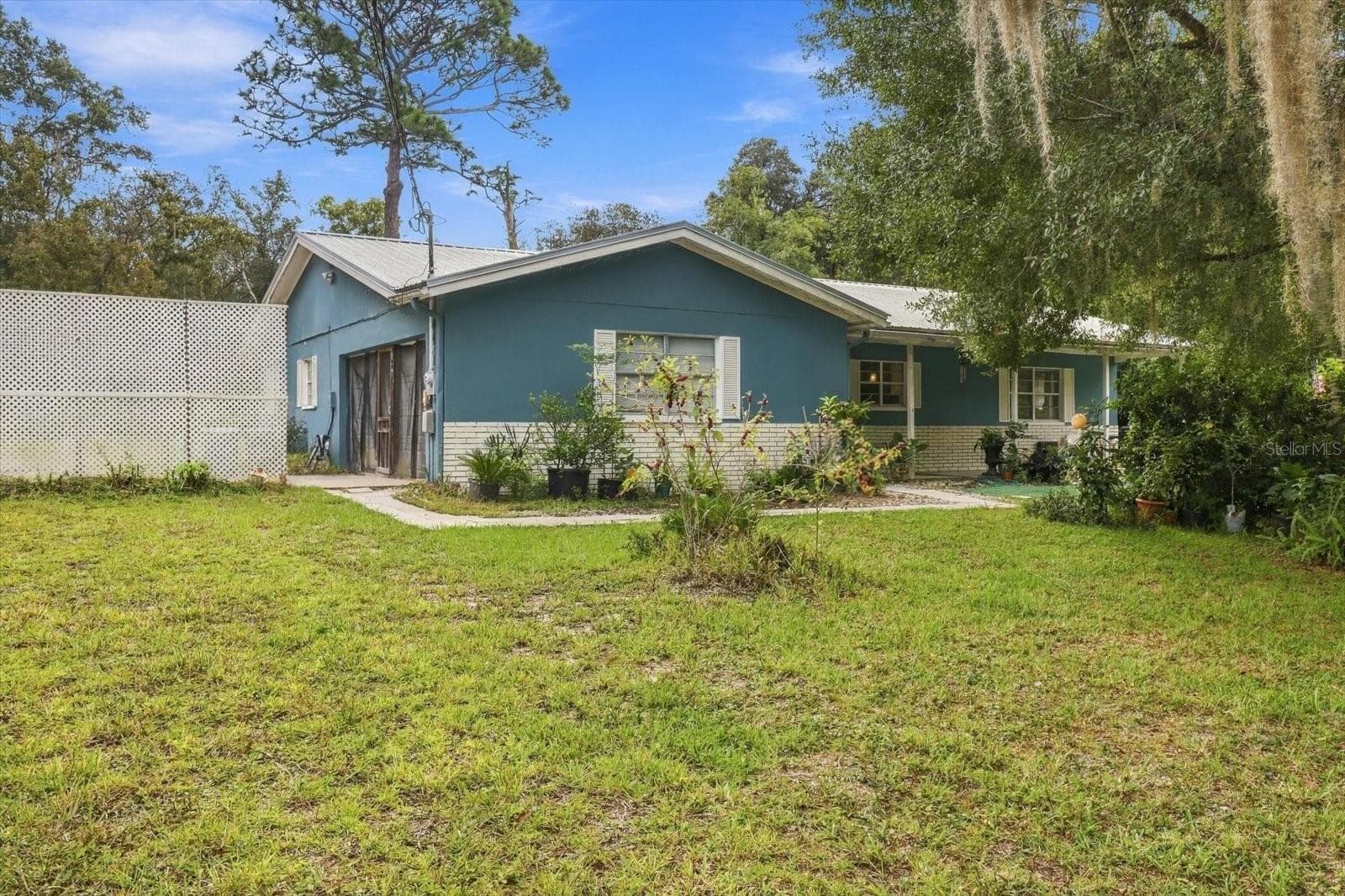937 N MCGOWAN AVE
