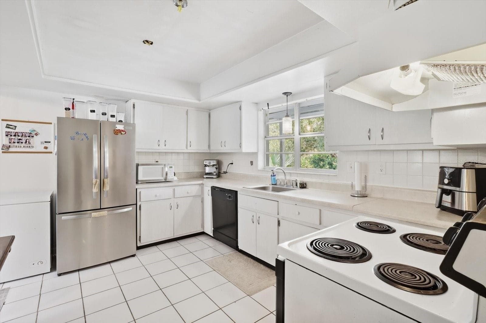 Single Family Residence at 937 N MCGOWAN AVE, CRYSTAL RIVER, photo 9 of 31