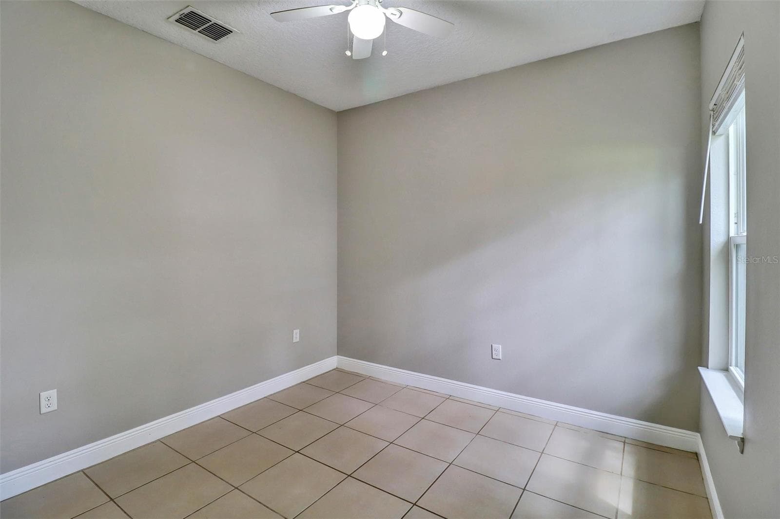 Single Family Residence at 528 FINCH LN, POINCIANA, photo 16 of 18