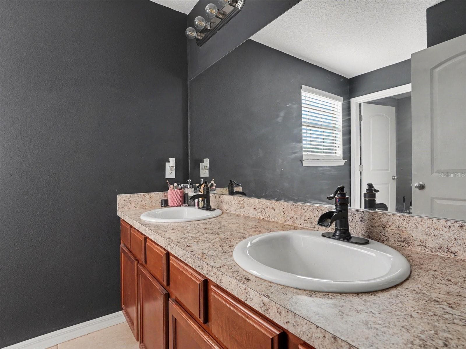 Single Family Residence at 5660 ELSINORE WAY, LAKELAND, photo 18 of 31